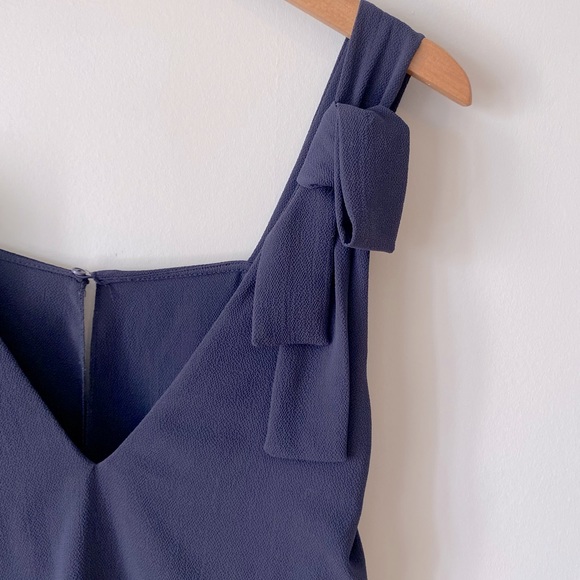 H&M women’s Deep V bow strap detail navy blue open back shorts Romper - size 6 - Picture 2 of 16